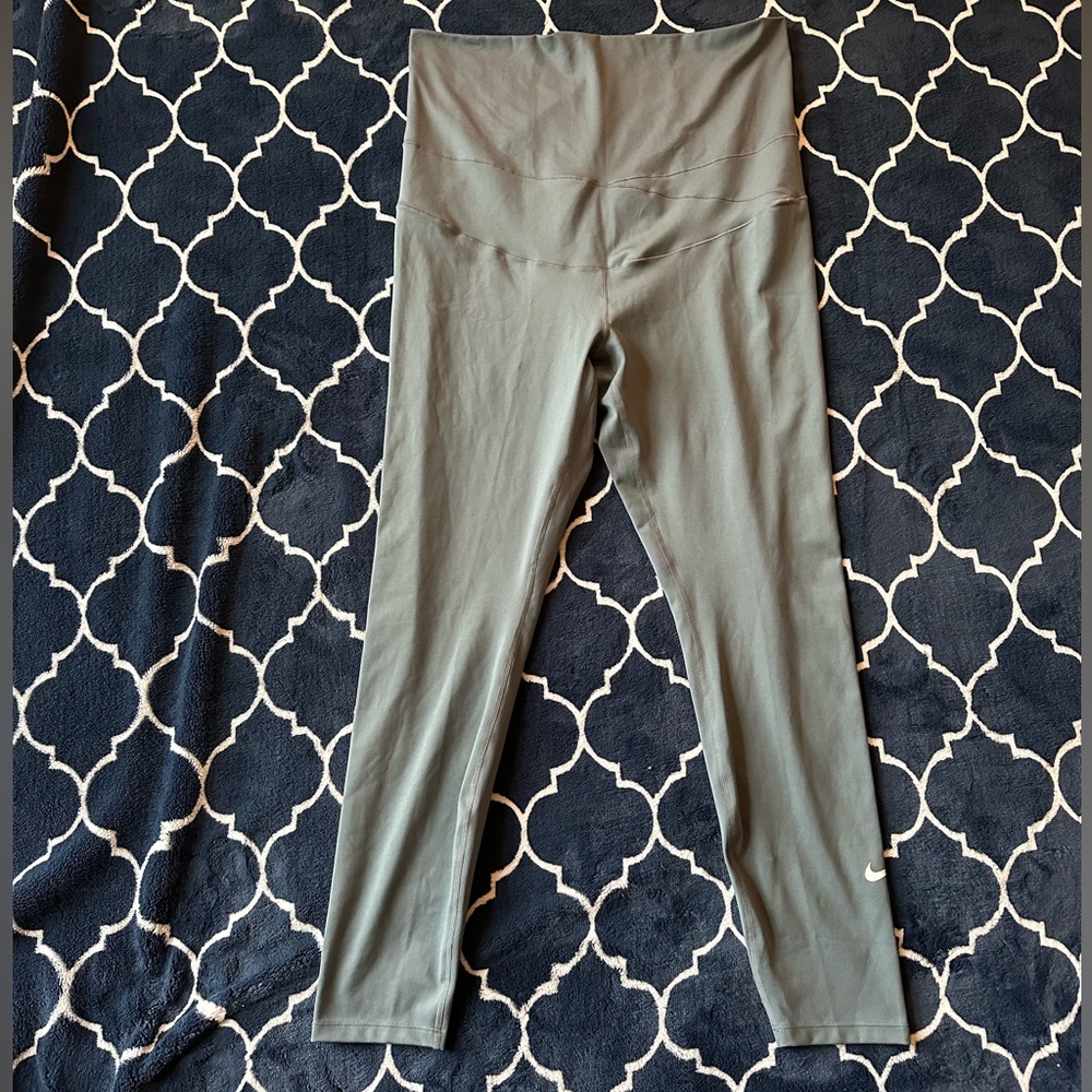 Nike Dry-Fit leggings
